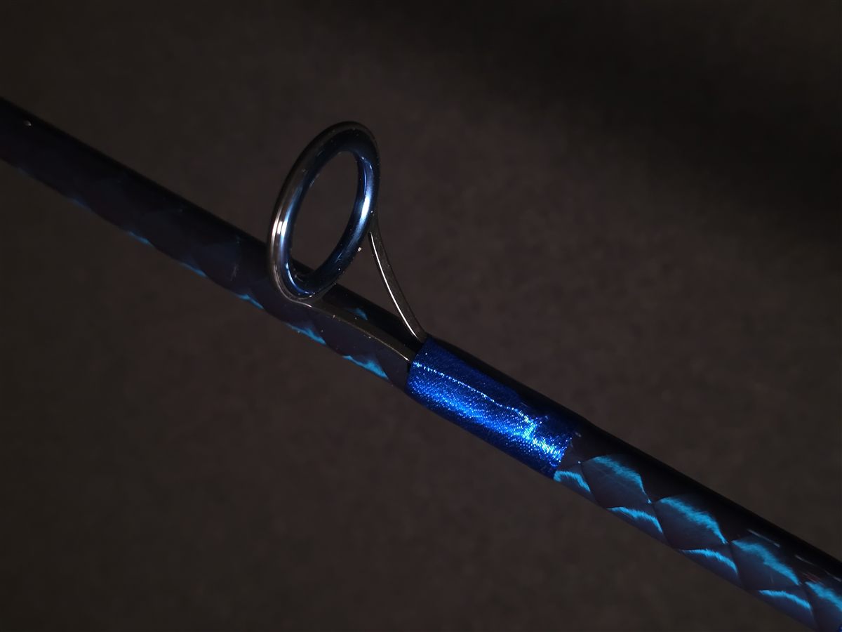 Guide and blue thread wrap on a Recon Rods build